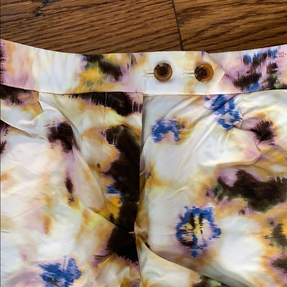 Shorts - Picture 2 of 3